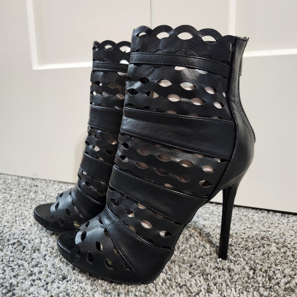 Elegant Black Women's Heeled Boots